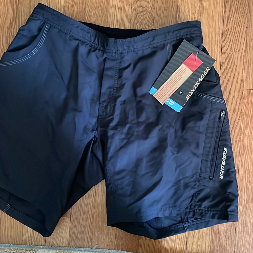 Women’s biking shorts size medium (black)